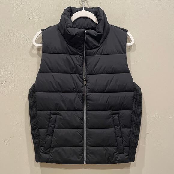 Athleta Jackets & Blazers - NWT Athleta Incline Hybrid Vest in Black - Size: XL